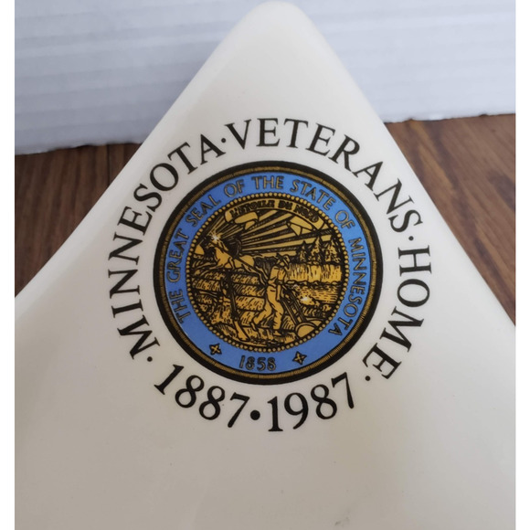 Minnesota Veterans Home Vintage 1987 Commemorative White Ceramic Ashtray - Picture 5 of 10